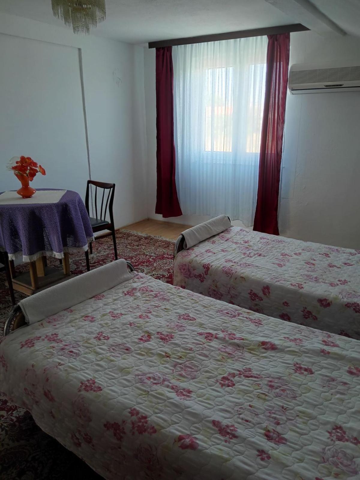 Guesthouse Sobi-Rooms Gradsko Eksteriør billede